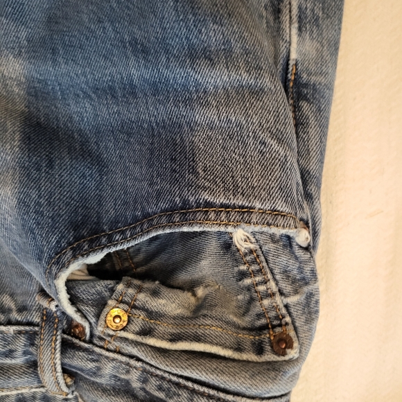 Men's Levi's button down  size 34 X 33 - Picture 3 of 4